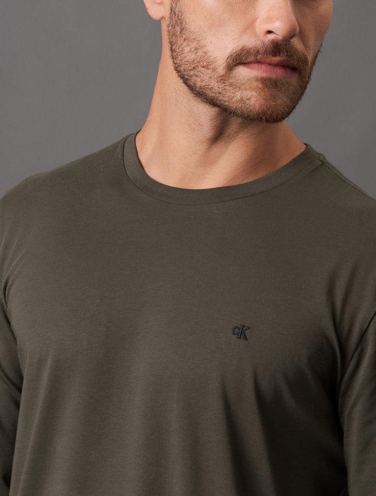 CM5OC01TL900_0684_4-CAMISETA-ML-CKJ-MASC-CK-BORDADO