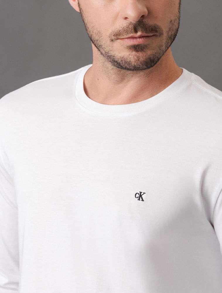 CM5OC01TL900_0900_4-CAMISETA-ML-CKJ-MASC-CK-BORDADO