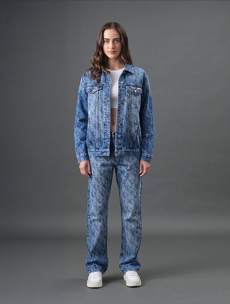CF5OC11JG635_0585_1-CALCA-JEANS-STRAIGHT-ESTAMPA-CK