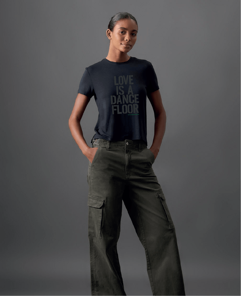 CF5OP01BC298_0987_1-CAMISETA-CKJ-FEM-PRIDE-DANCE-FLOOR